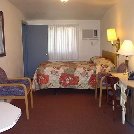 Hacienda Motel 앨투러스 객실 사진